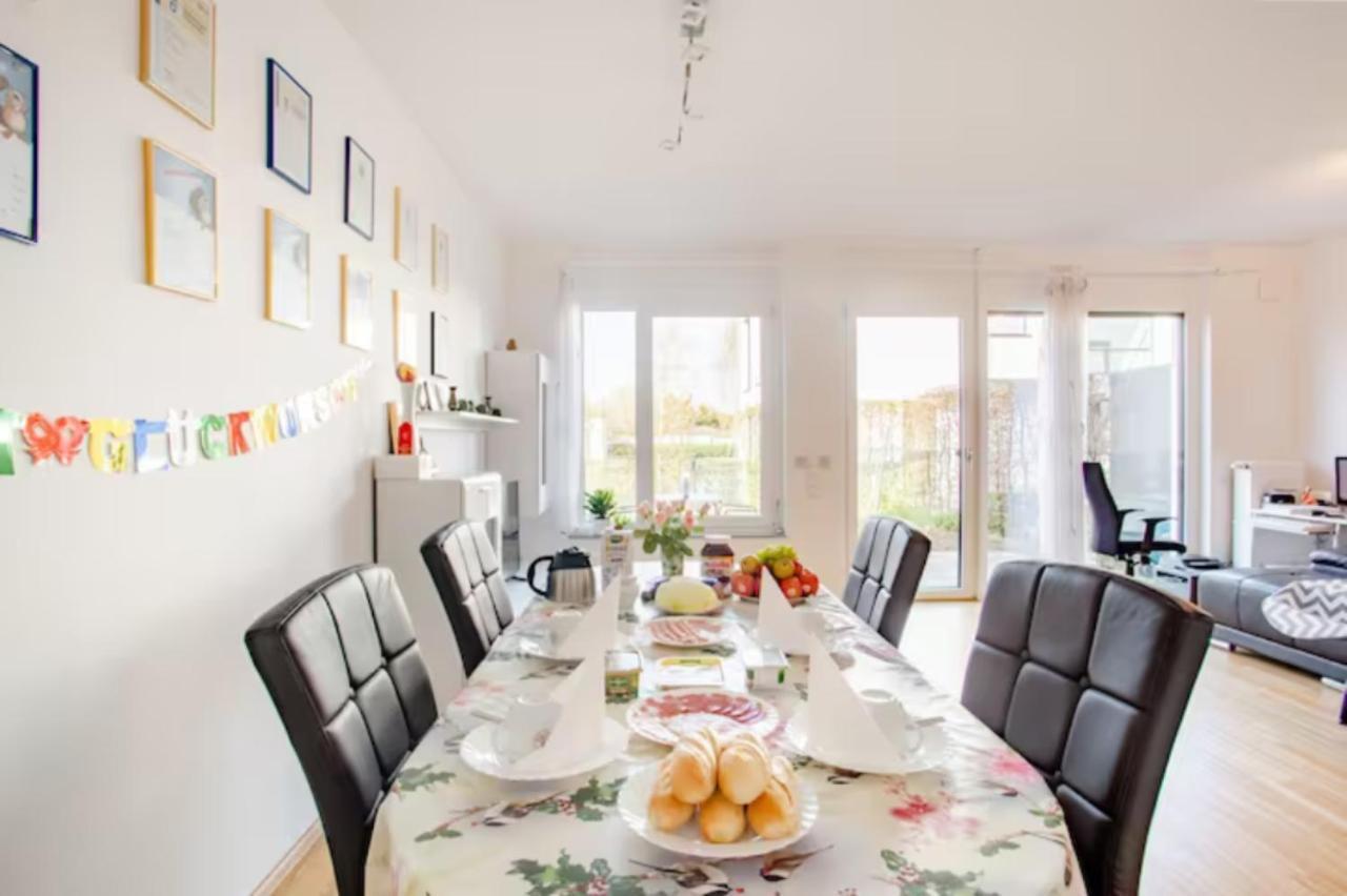 Beautiful Room With Balcony Direction To Messe Hannover Buitenkant foto