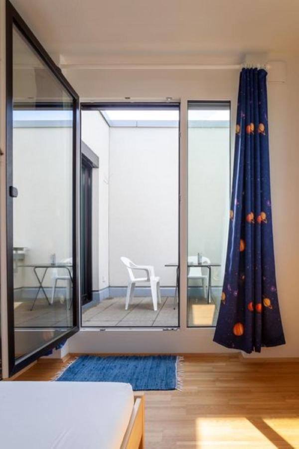 Beautiful Room With Balcony Direction To Messe Hannover Buitenkant foto